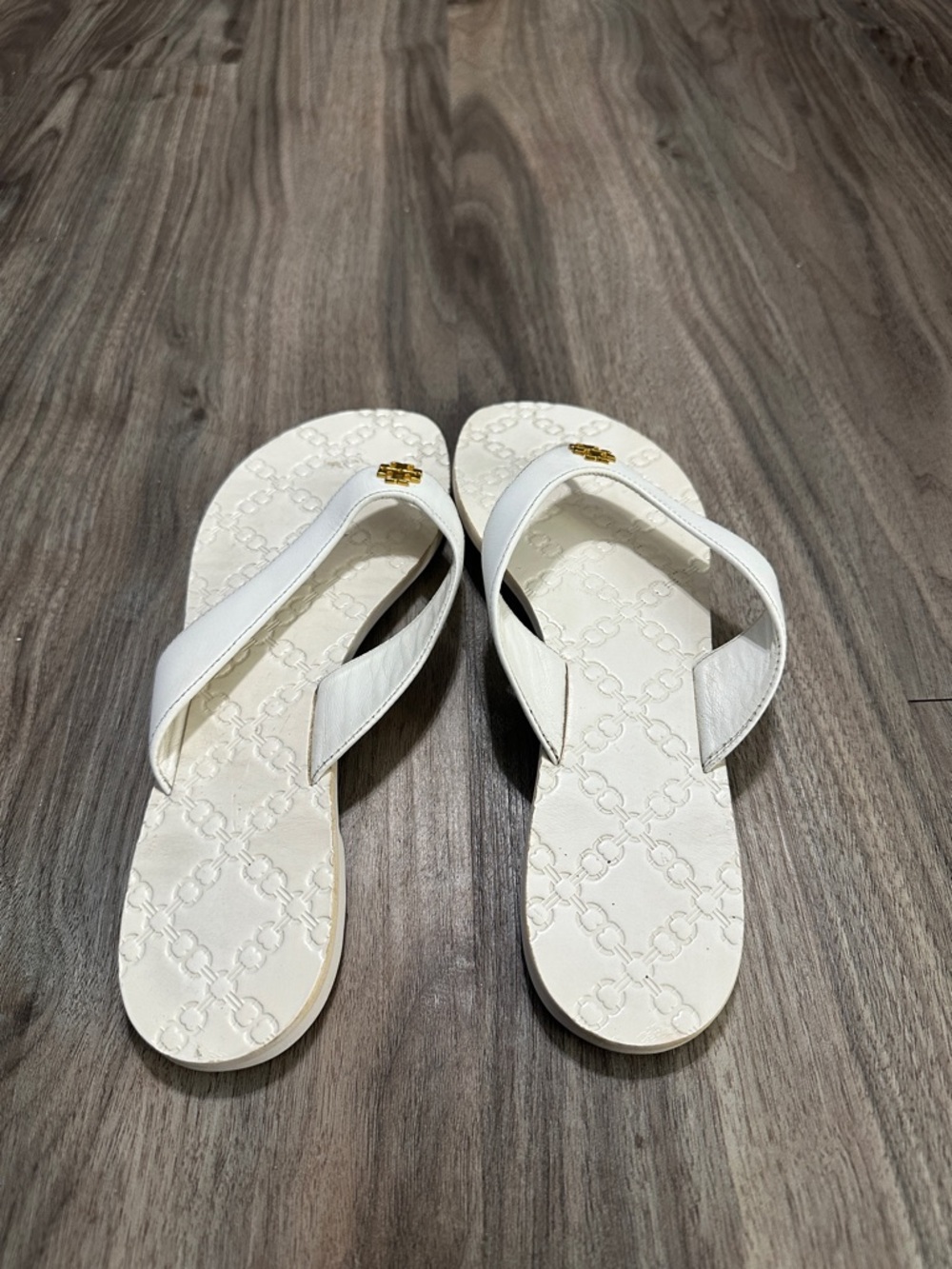 Tory Burch White Leather Logo Thong Sandals with Gold Emblem - Picture 6 of 11